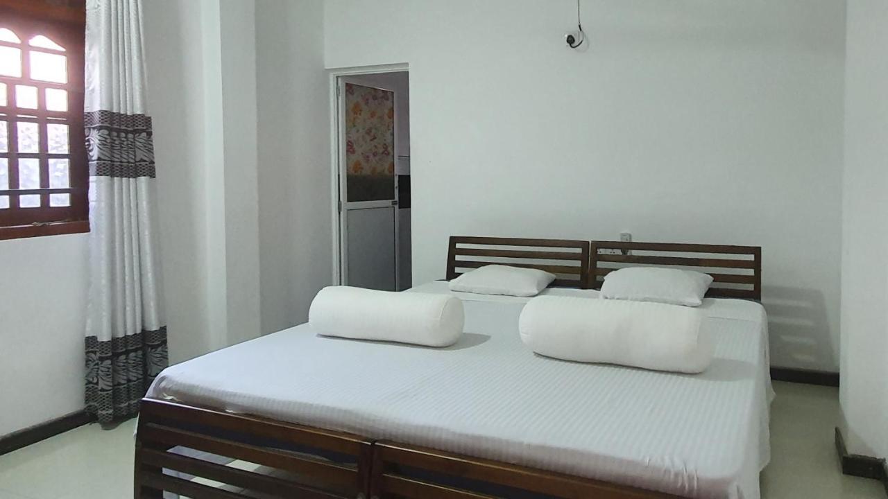 Bandulas Beach House Hikkaduwa Exteriör bild